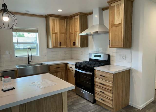 Property at 498 Cimarron, Lake Elmo, MN 55042, 3 beds, 2 baths