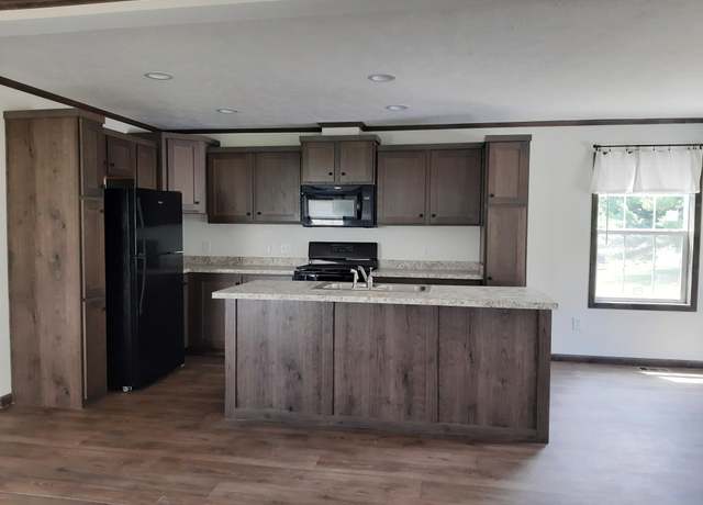 Property at 114 Trinidad St, Butler, PA 16002, 3 beds, 2 baths