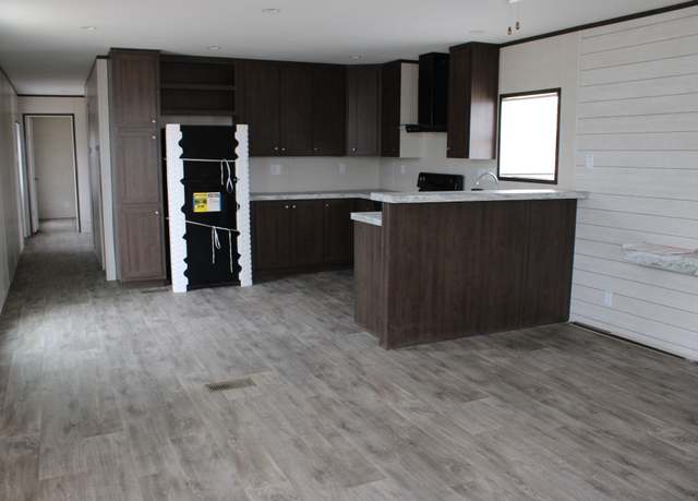 Property at 4750 Andrews Hwy #8, Odessa, TX 79762, 2 beds, 1 bath