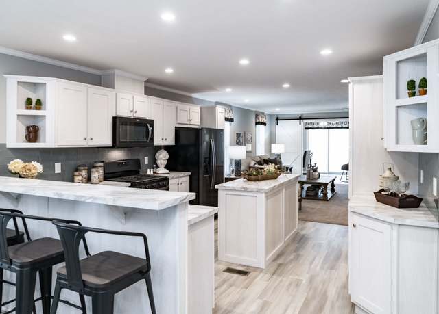 Property at Redman Advantage II 2860-245 Plan, Charlotte, MI 48813, 3 beds, 2 baths