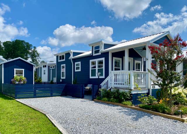 Property at 49 Skipping Stone Ln, Flat Rock, NC 28731, 1 bed, 1 bath