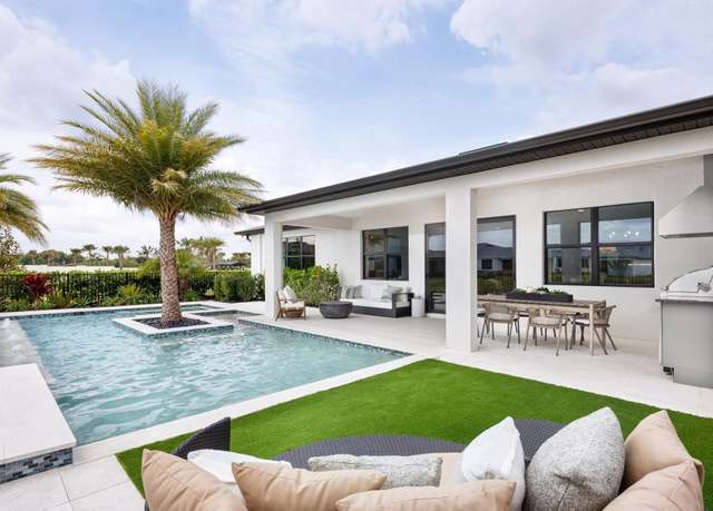 Property at 5882 Freestone Cir, Apollo Beach, FL 33572, 3 beds, 2.5 baths