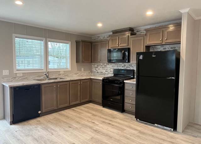 Property at 6255 S Telegraph Rd #127, Erie, MI 48133, 3 beds, 2 baths