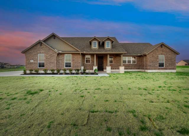 Property at 3112 White Oak Rd, Terrell, TX 75161, 3 beds, 2 baths