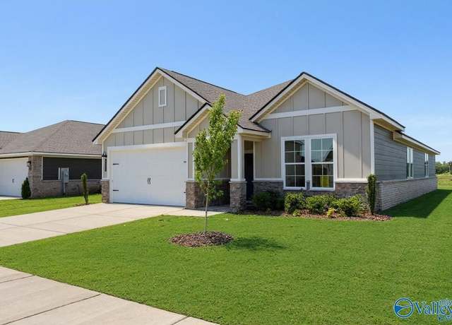 Property at 12591 Buck Rd, Huntsville, AL 35811, 4 beds, 3 baths