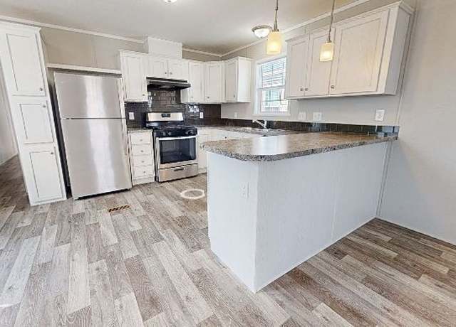 Property at 6583 N Hampshire Dr, Holly, MI 48442, 3 beds, 2 baths