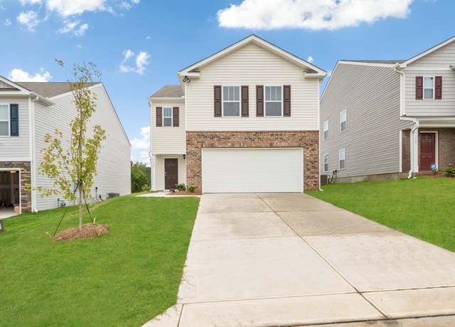 Property at 45 Lauren Ln, Hendersonville, NC 28792, 4 beds, 2.5 baths