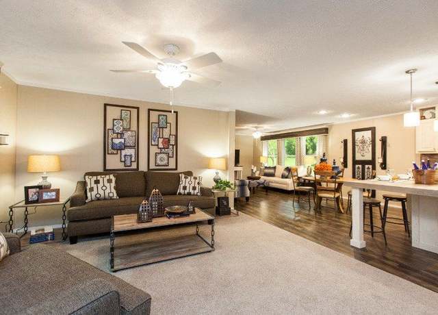 Property at 490 White Willow Dr #490, Flint, MI 48506, 4 beds, 2 baths