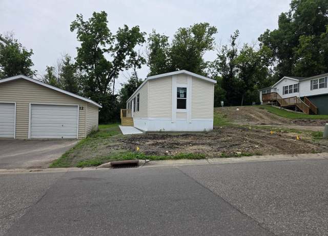 Property at 12 Kelly Rd, Chaska, MN 55318, 3 beds, 2 baths