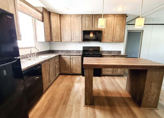 Property at 9792 Stoneypointe Dr #1111, Fair Haven, MI 48023, 3 beds, 2 baths
