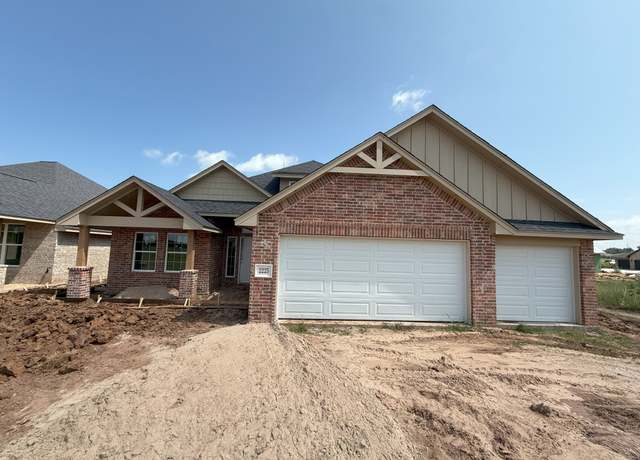 Property at 2225 SW 160th St, Oklahoma City, OK 73170, 4 beds, 3.5 baths