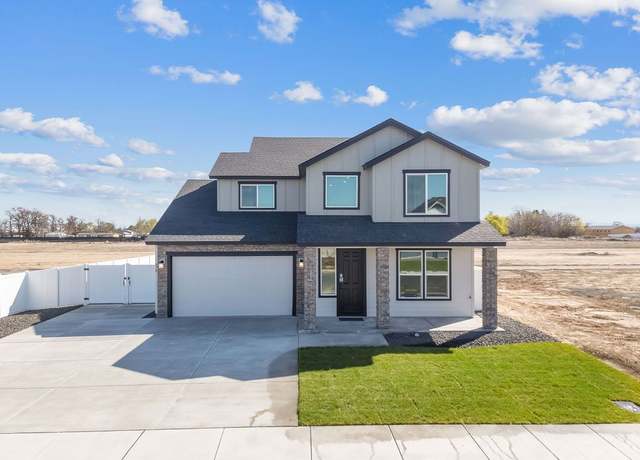 Property at 816 L St NE, Quincy, WA 98848, 4 beds, 2.5 baths