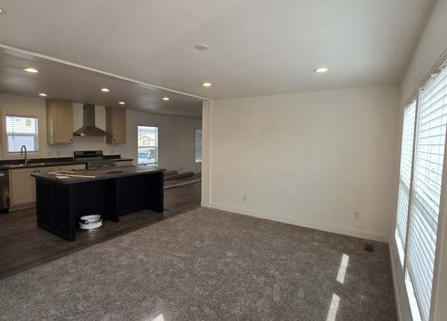 Property at 12400 Rojas Dr #216, El Paso, TX 79928, 3 beds, 2 baths