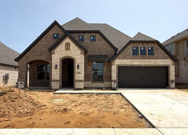 Property at 713 Seahawk St, Joshua, TX 76058, 4 beds, 2.5 baths