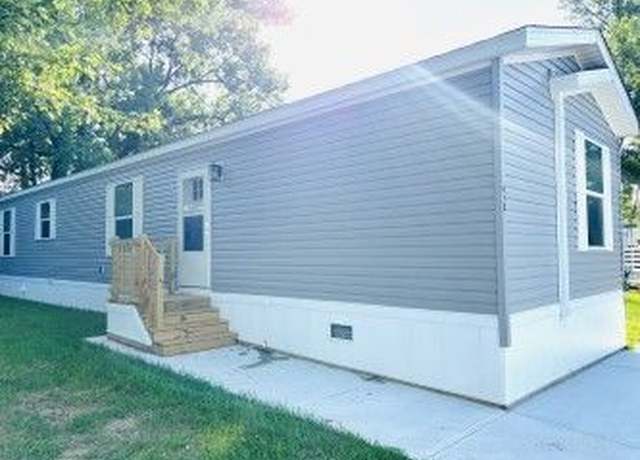 Property at 813 Warrington Ct, Indianapolis, IN 46234, 2 beds, 2 baths