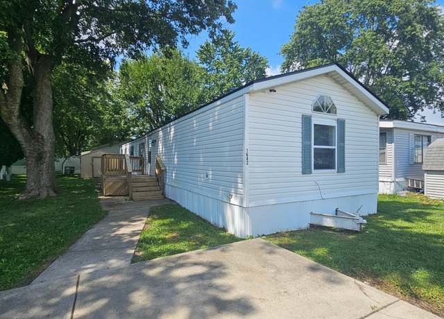Property at 1682 Southwood St Unit SO1682, Greenwood, IN 46143, 3 beds, 2 baths