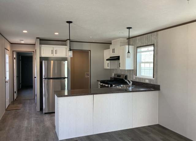 Property at 6419 55th St N #414, Oakdale, MN 55128, 2 beds, 2 baths