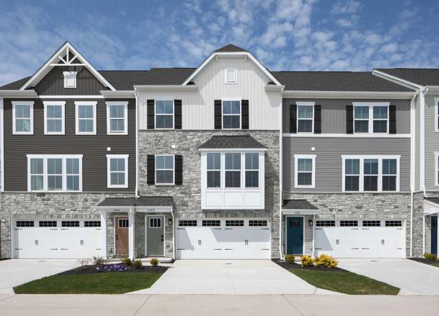 Property at 9275 Garden Dr, Olmsted Falls, OH 44138, 3 beds, 2.5 baths