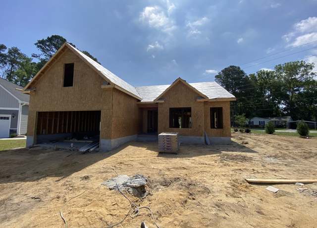 Property at 701 Oleander Dr, Greenville, NC 27858, 3 beds, 2 baths