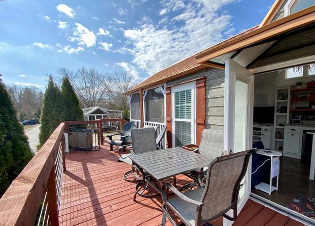 Property at 40 Drifting Brook Ln, Flat Rock, NC 28731, 1 bed, 1 bath