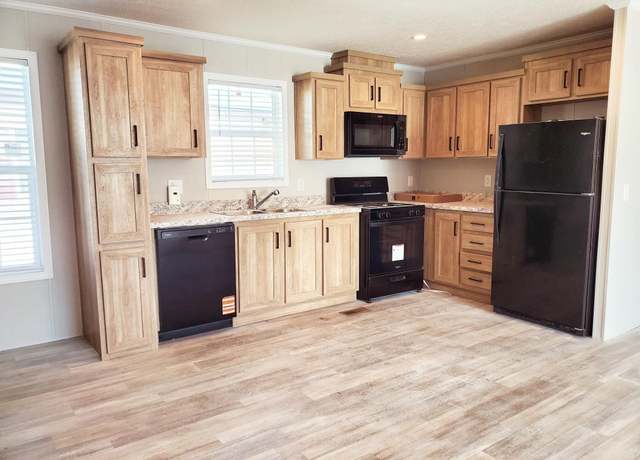 Property at 9793 Spinnaker Dr #1107, Fair Haven, MI 48023, 3 beds, 2 baths