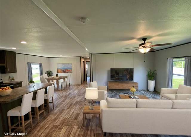 Property at 6201 W Bert Kouns Industrial Loop #32, Shreveport, LA 71129, 3 beds, 2 baths