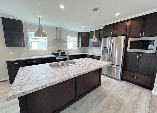 Property at 5456 Suffolk Dr, Holly, MI 48442, 4 beds, 2 baths
