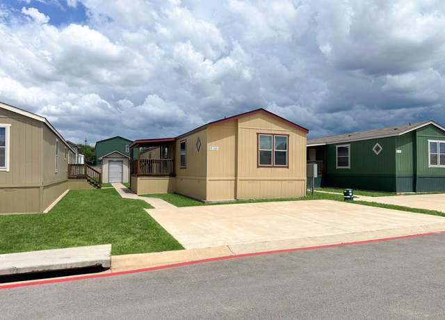 Property at 1220 Orizaba St, Tyler, TX 75704, 3 beds, 2 baths