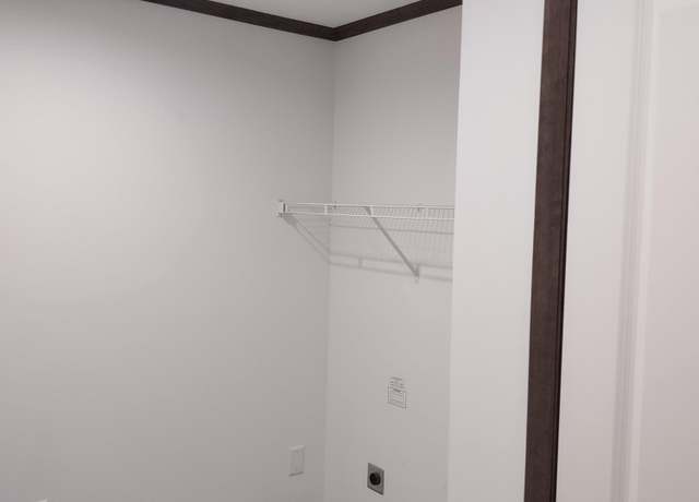 Property at 5113 Yellowwood Dr SW, Navarre, OH 44662, 2 beds, 2 baths