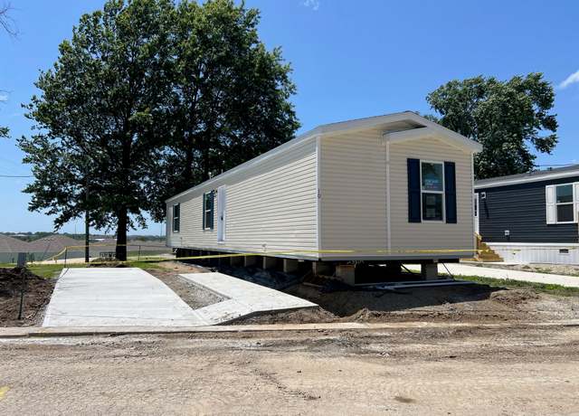 Property at 10 Iris Ln Unit I10, Belton, MO 64012, 3 beds, 2 baths