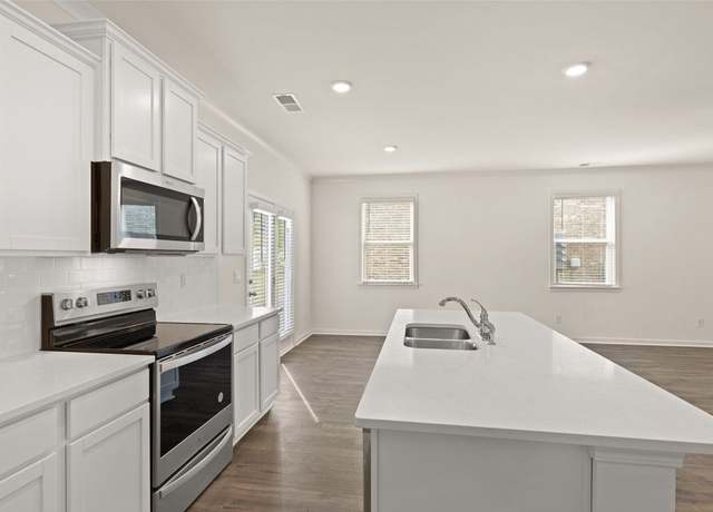 Property at 4950 Jatoba Rd, Acworth, GA 30101, 3 beds, 2.5 baths