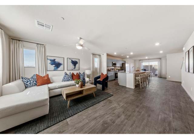 Property at 5720 Damrow Ave, Las Vegas, NV 89122, 3 beds, 2 baths