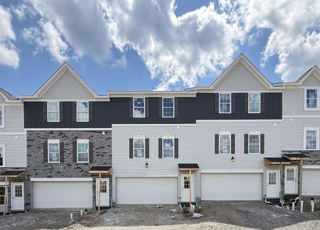 Property at 2006 Canterbury Dr, Imperial, PA 15126, 3 beds, 2.5 baths