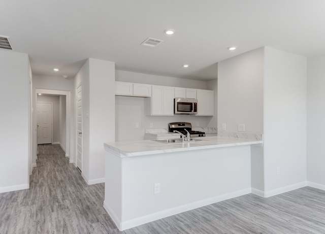 Property at 2208 E 43rd St, Kansas City, MO 64130, 3 beds, 2 baths