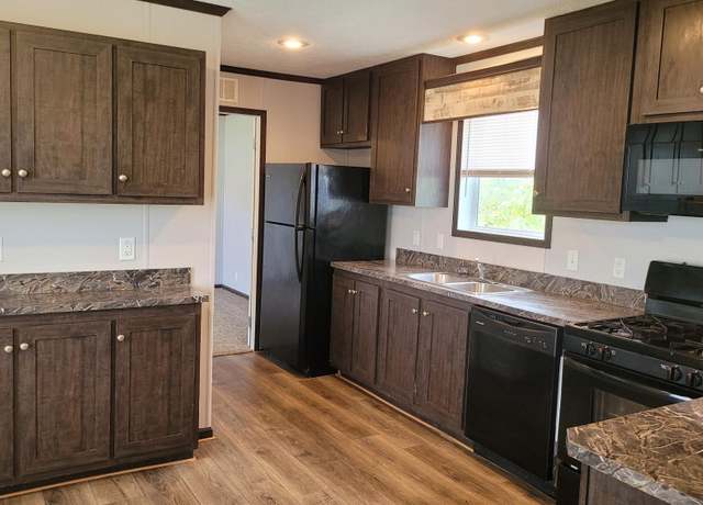 Property at 1001 Mayflower Rd #57, South Bend, IN 46619, 3 beds, 2 baths