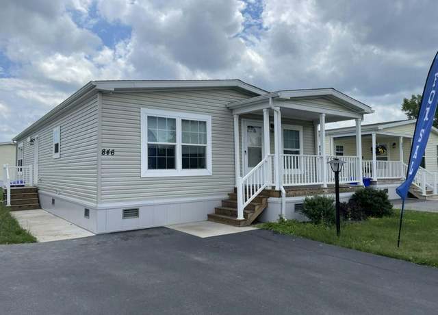 Property at 846 Birchwood Dr, Lockport, NY 14094, 3 beds, 2 baths