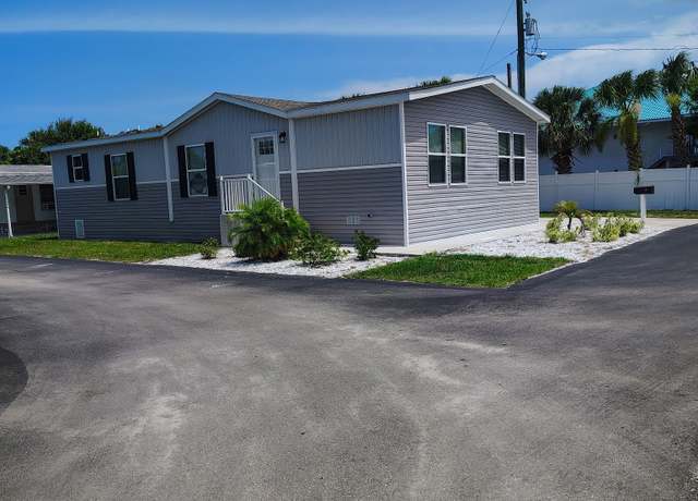 Property at 6 Oriole Ln, Fort Pierce, FL 34982, 3 beds, 2 baths