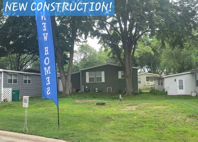 Property at 82 Northshore Rd, Elgin, IL 60123, 2 beds, 2 baths
