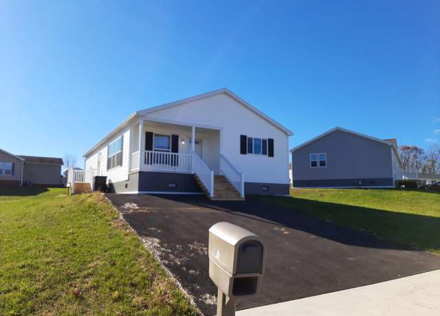 Property at 311 Oriole Dr, Carlisle, PA 17013, 2 beds, 2 baths