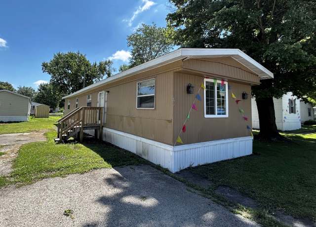 Property at 81 Country Elms Est #81, Galesburg, IL 61401, 3 beds, 2 baths
