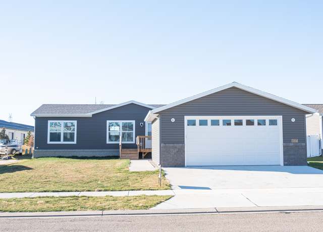 Property at 3354 Jericho Rd, Bismarck, ND 58501, 3 beds, 2 baths