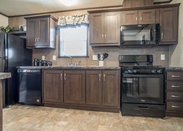 Property at 21327 Cachet Drive Site #1096, Macomb, MI 48044, 2 beds, 2 baths