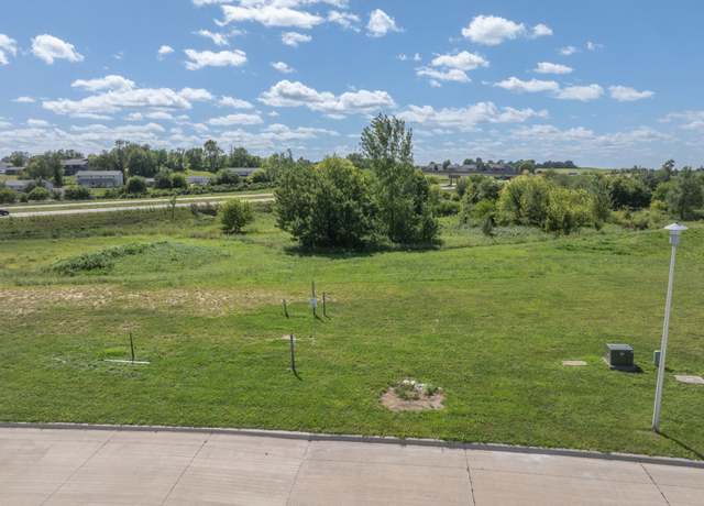 Property at 3010 Belle St SW, Cedar Rapids, IA 52404, 1 bed, 1 bath