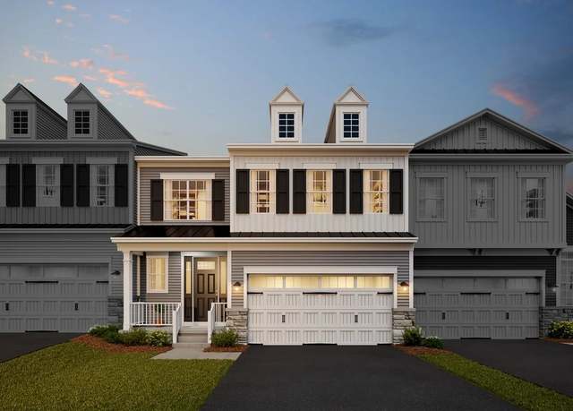 Property at 45 Hillandale Dr, Far Hills, NJ 07931, 3 beds, 2.5 baths
