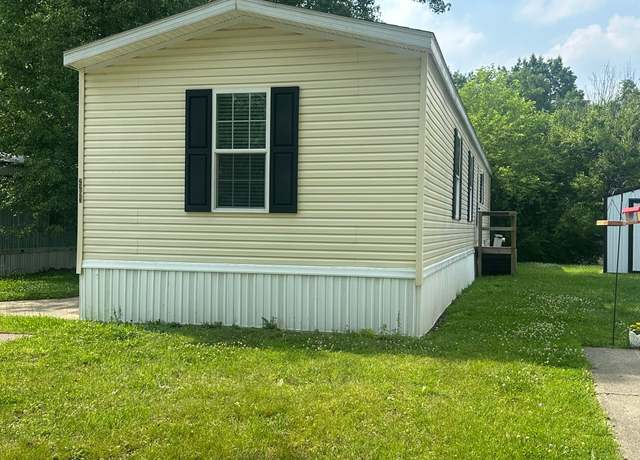 Property at 2293 Wellington Green Dr, Clarksville, IN 47129, 3 beds, 2 baths