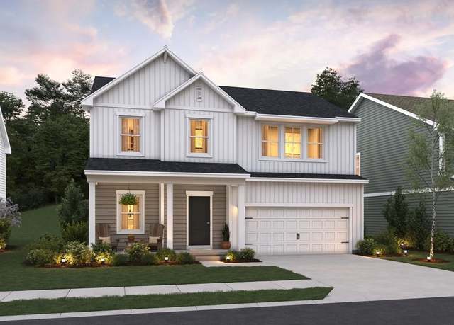 Property at 828 Meadow Lake Dr, Elyria, OH 44035, 4 beds, 3 baths