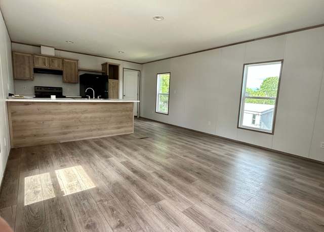 Property at Highway 11e Volunteer Pkwy #3064, Bluff City, TN 37618, 3 beds, 2 baths