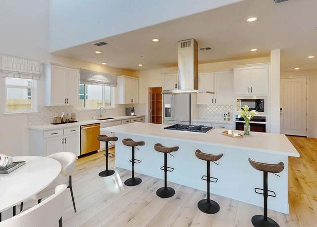 Property at 424 Crescent Moon Ct, Roseville, CA 95747, 5 beds, 4.5 baths