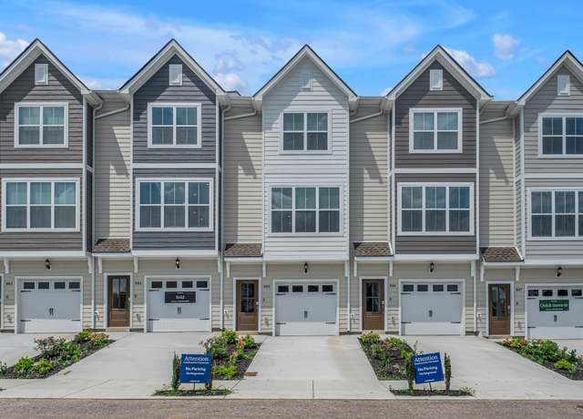 Property at 805 Taylor Dr, Chapel Hill, TN 37034, 2 beds, 2.5 baths
