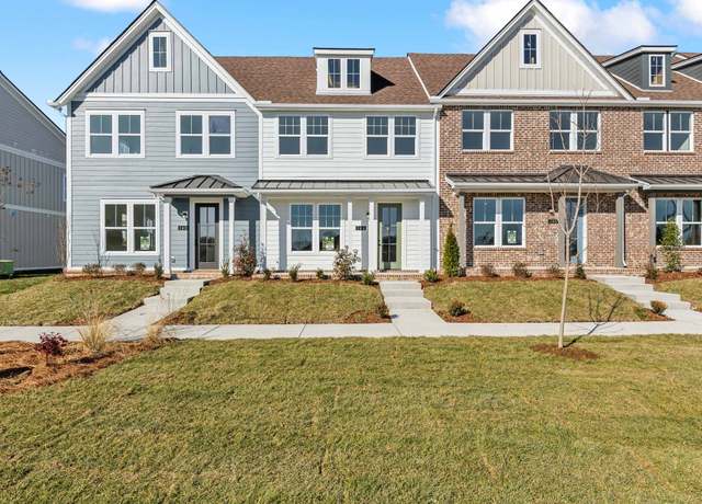 Property at 8283 River Road Pike, Nashville, TN 37209, 3 beds, 2.5 baths